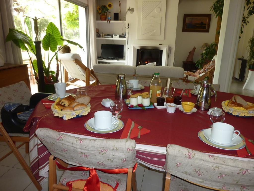La Genestiere Bed & Breakfast Clermont-l'Herault Exterior photo